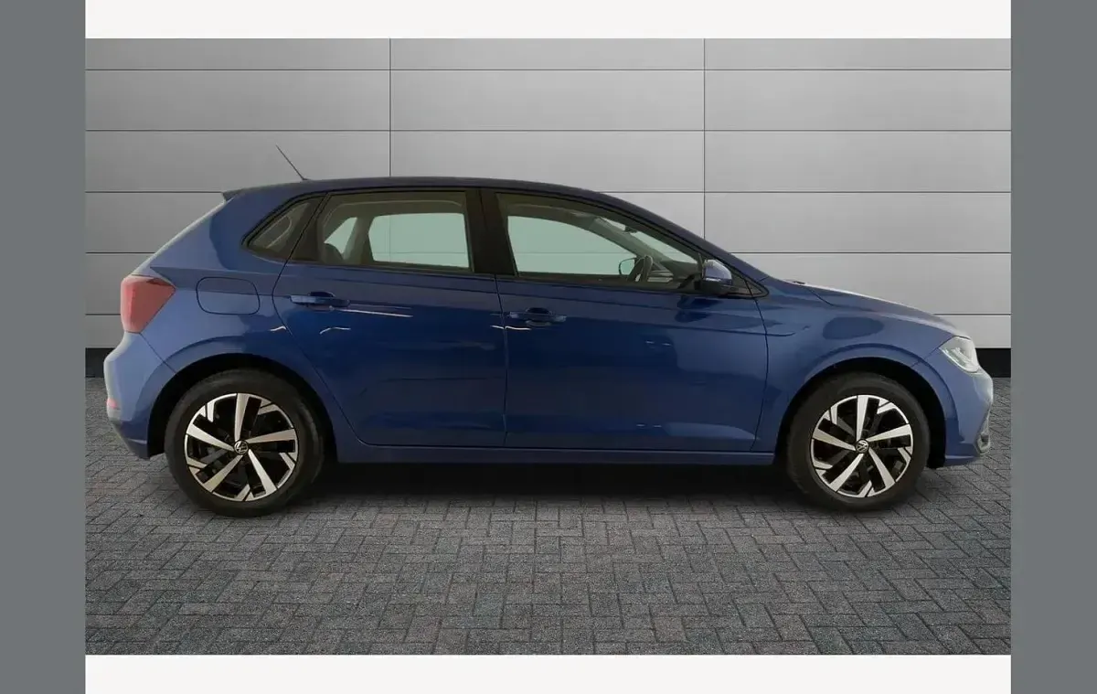 Used VW Polo Life 95 HP (69 kW) 2024 Reef blue Hatchback