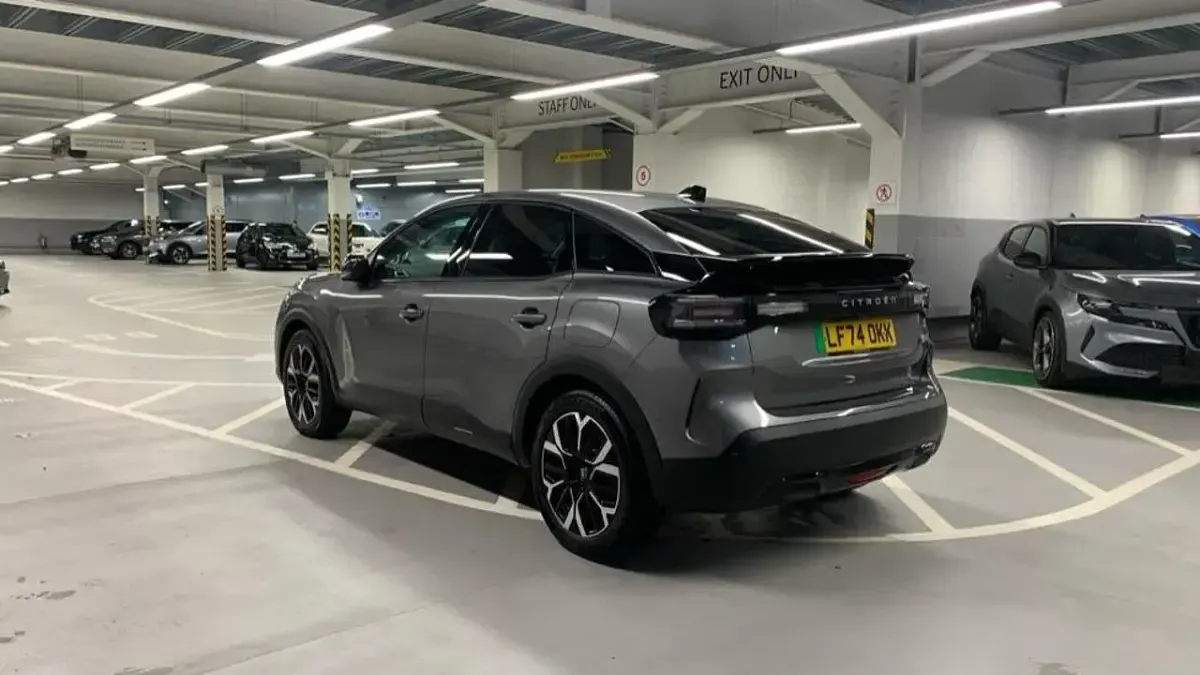 Begagnad Citroën e-C4 113 kW (154 HK) 2025 Grå Halvkombi