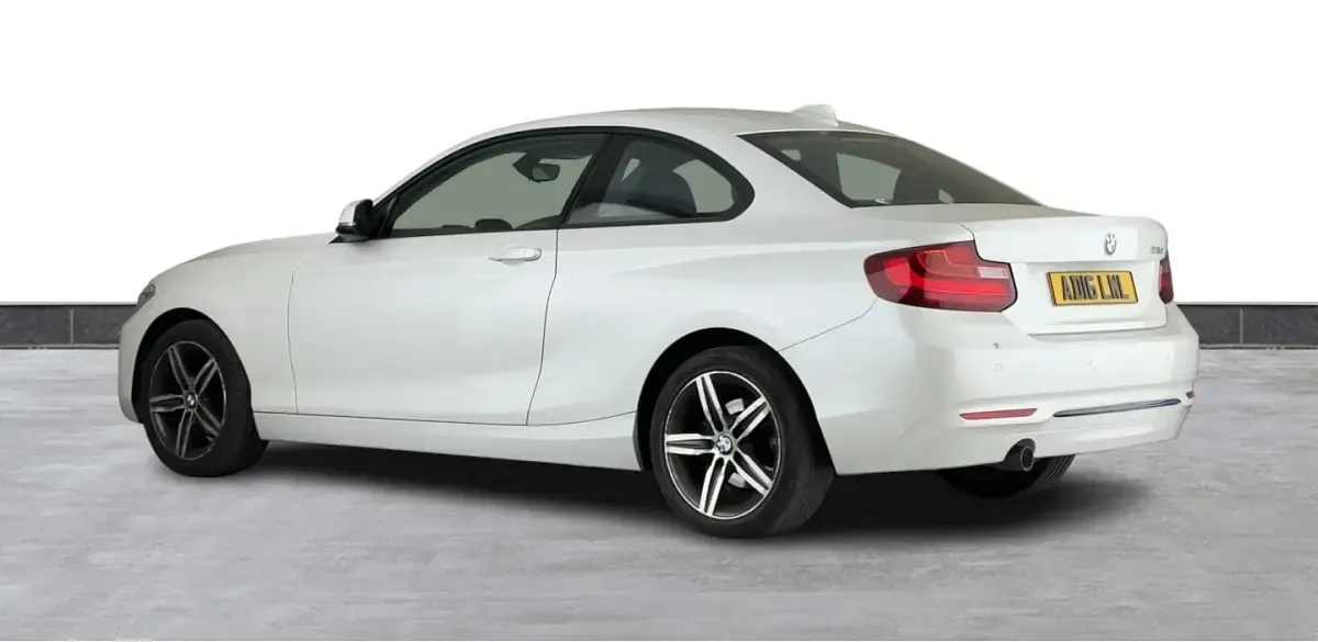 Used BMW 218 Sport Line 150 HP (110 kW) 2016 Mineral white Coupe
