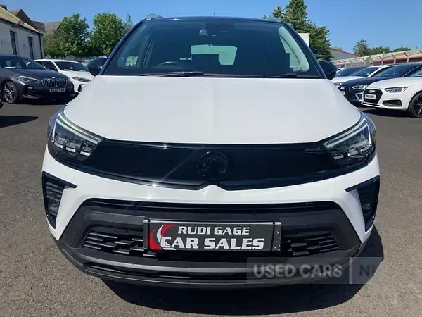 Begagnad Vauxhall Crossland Ultimate 110 HK (80 kW) 2022 Vit SUV
