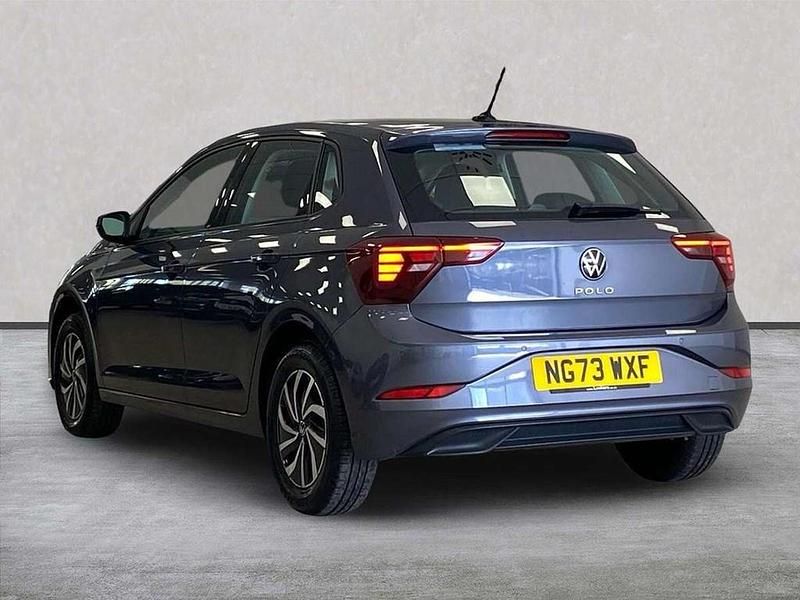 Usado VW Polo Life 80 HP (58 kW) 2024 Cinzento Citadino