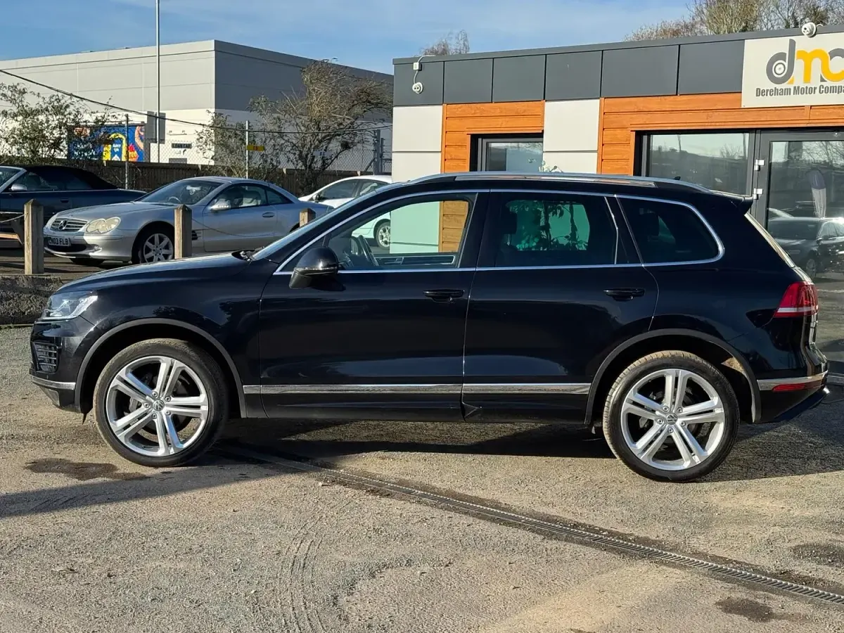 Used VW Touareg R-line Plus 262 HP (192 kW) 2018 Black SUV