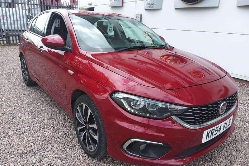 Red Used 2017 Fiat Tipo Lounge Hatchback | £5,595 (Fair price) - Image 1/1
