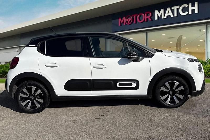 Used Citroën C3 PureTech 83 HP (61 kW) 2024 White Hatchback