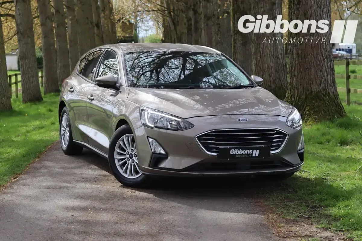 Usado Ford Focus Titanium 125 HP (91 kW) 2020 Prateado Citadino