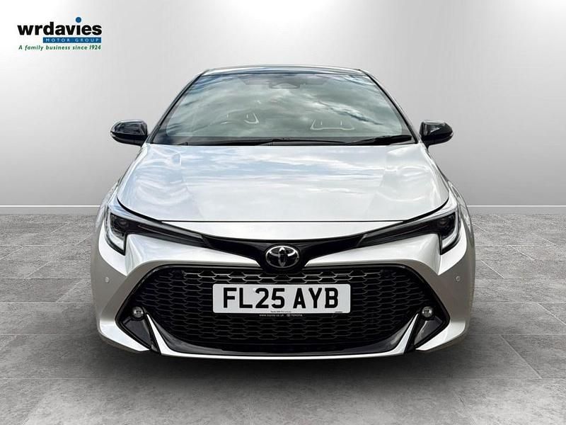 Begagnad Toyota Corolla Sport 2025 Silver Halvkombi