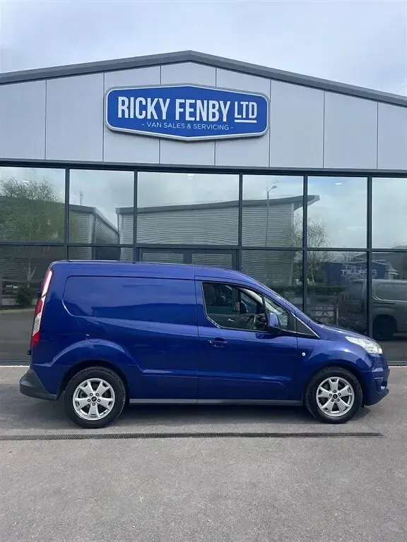 Used Ford Transit Connect Limited 120 HP (88 kW) 2017 Blue MPV