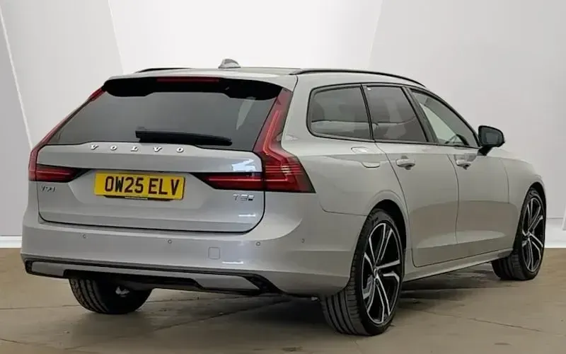 Usado Volvo V90 Ultra 455 CV (334 kW) 2025 Plateado Familiar