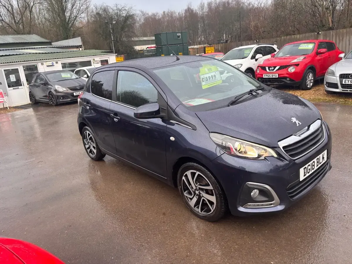 Używany Peugeot 108 Allure 82 KM (60 kW) 2018 Niebieski Hatchback