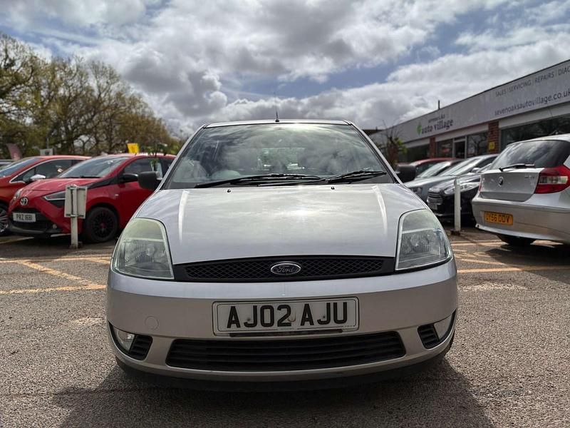 Used Ford Fiesta Zetec 80 HP (58 kW) 2002 Silver Hatchback