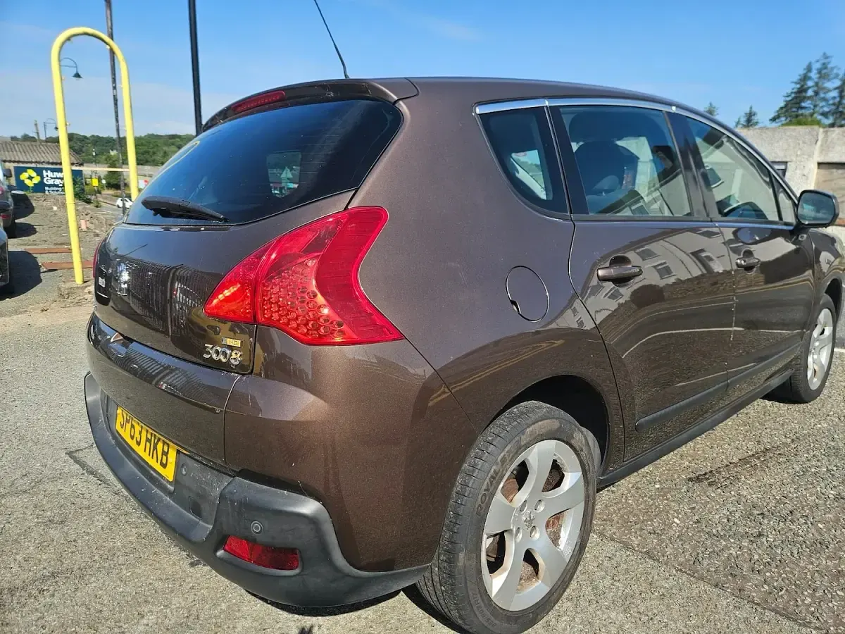 Used Peugeot 3008 Active 115 HP (84 kW) 2013 Brown Estate