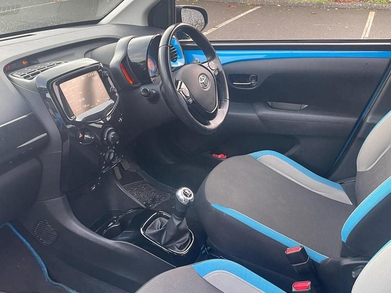 Used Toyota Aygo X-cite 69 HP (50 kW) 2016 Blue Hatchback