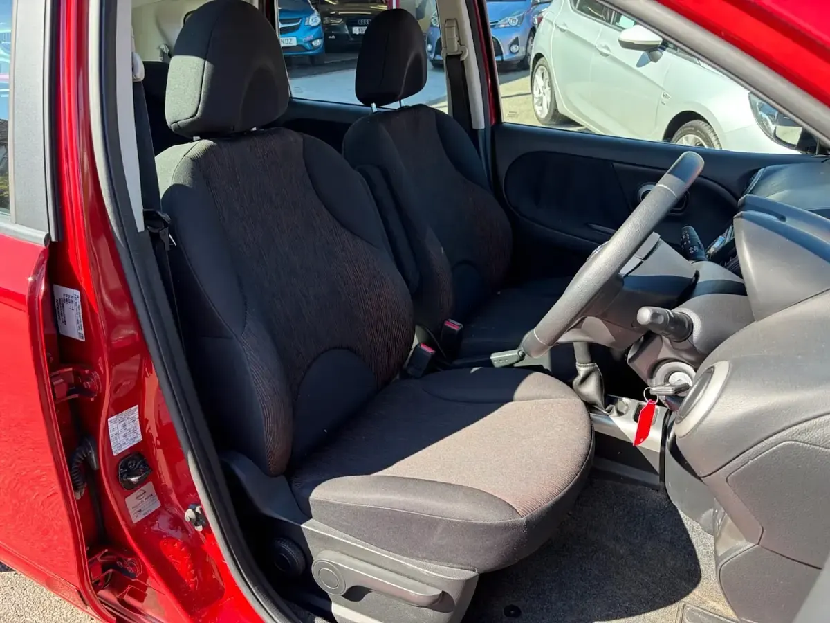 Used Nissan Note Acenta 88 HP (64 kW) 2010 Red Hatchback