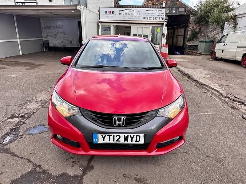 Used Honda Civic ES 142 HP (104 kW) 2012 Red Hatchback