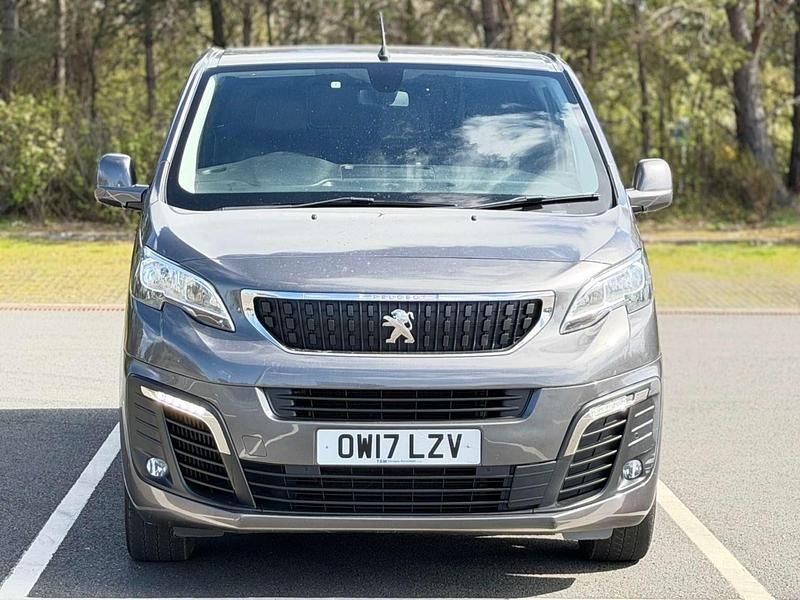 Gebraucht Peugeot Expert 120 PS (88 kW) 2017 Grau Van