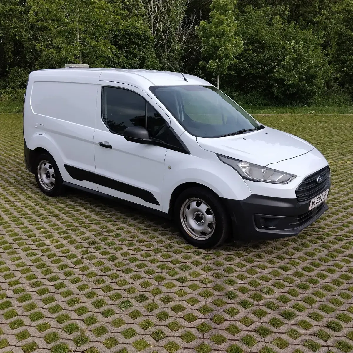 Used Ford Transit 100 HP (73 kW) 2019 White Van