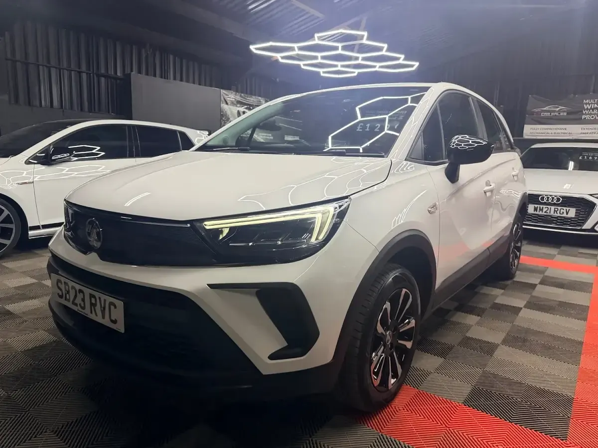 Used Vauxhall Crossland Design Edition 130 HP (95 kW) 2023 White SUV