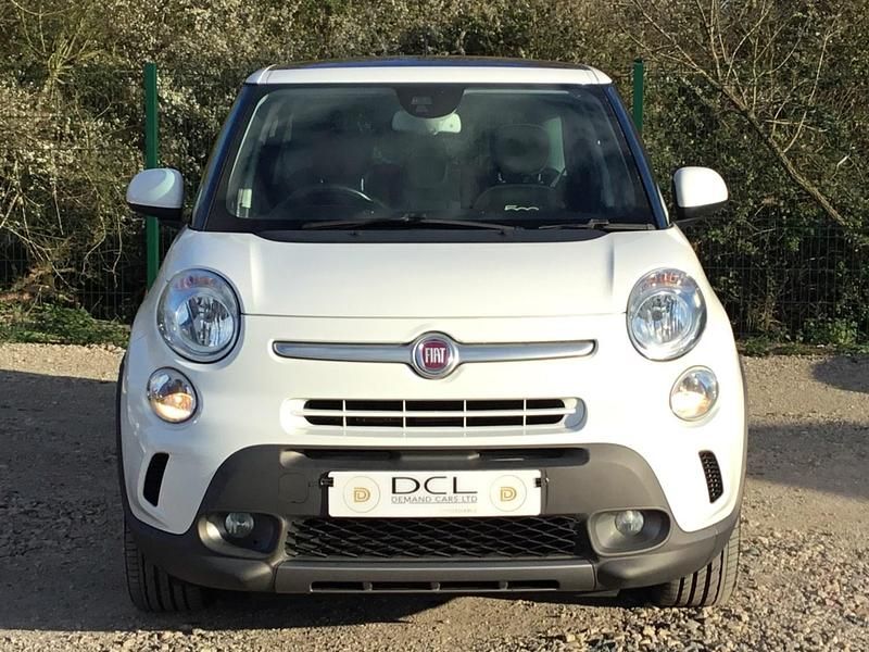 Used Fiat 500L Trekking 85 HP (62 kW) 2015 White MPV