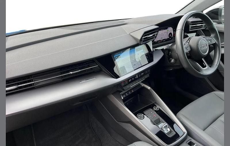 Używany Audi A3 Sport 147 KM (108 kW) 2023 Czarny Sedan/Limuzyna