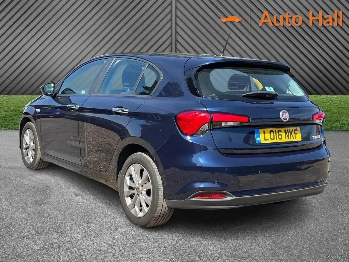Used Fiat Tipo Easy Plus 120 HP (88 kW) 2016 Blue Hatchback