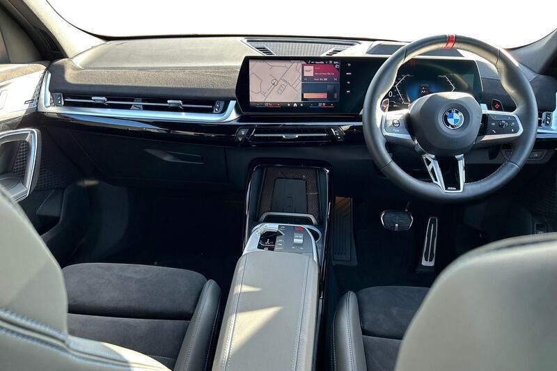 Begagnad BMW X2 Comfort Edition 296 HK (217 kW) 2024 Grå SUV