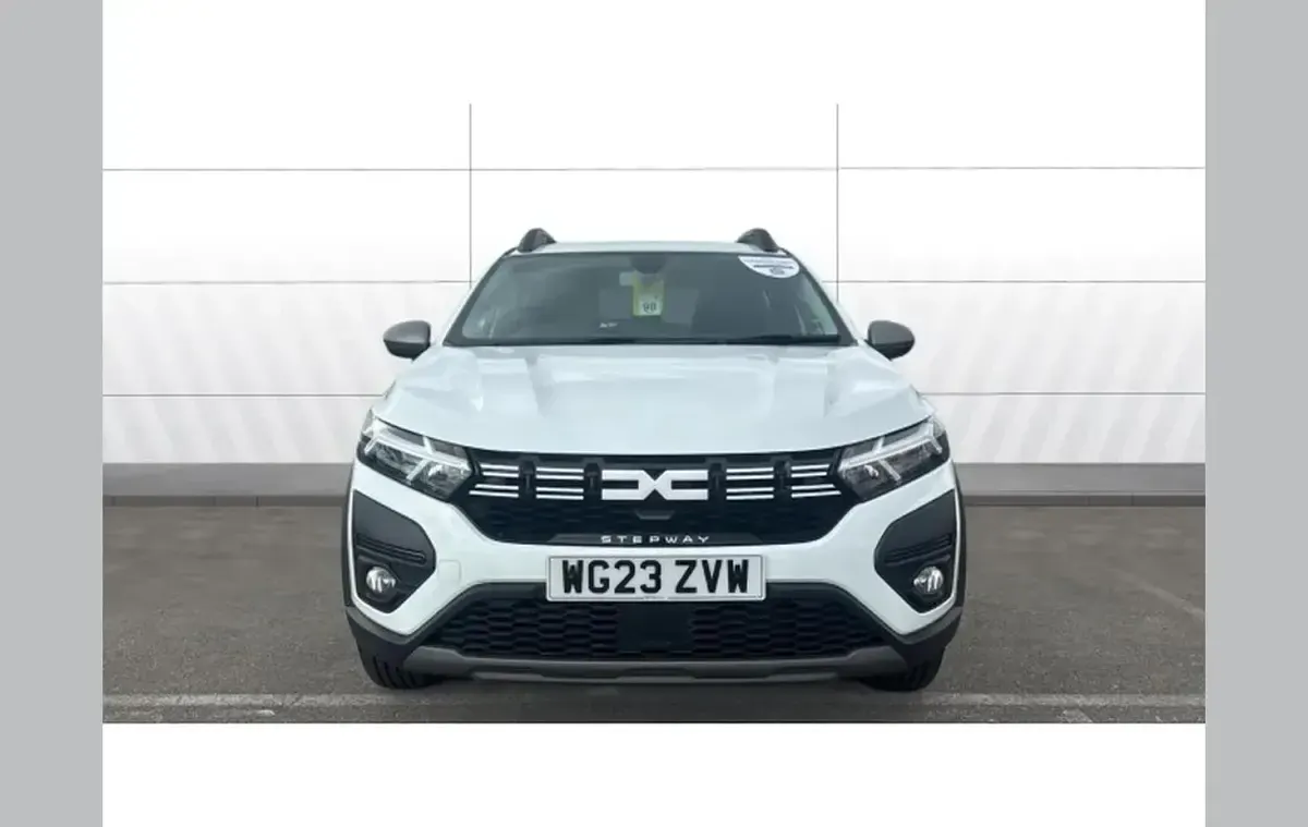 Used Dacia Sandero Expression 90 HP (66 kW) 2023 White SUV