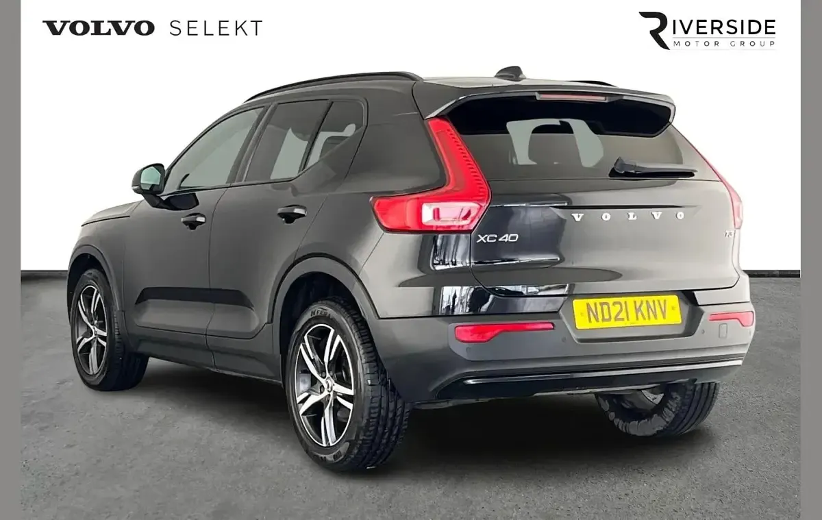 Used Volvo XC40 R-Design 163 HP (119 kW) 2021 Black SUV