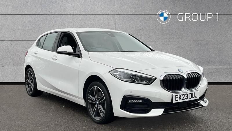 Used BMW 118 Sport Line 136 HP (100 kW) 2023 White Hatchback