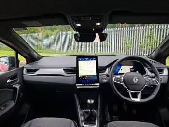 Begagnad Renault Symbioz Techno 140 HK (102 kW) 2025 Röd SUV