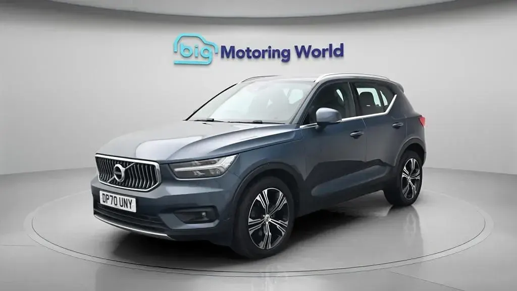 Used Volvo XC40 Inscription 197 HP (144 kW) 2021 Blue SUV