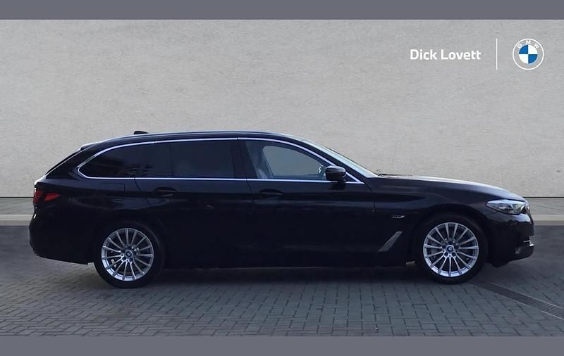 Used BMW 530e Comfort Edition 288 HP (211 kW) 2023 Black Estate
