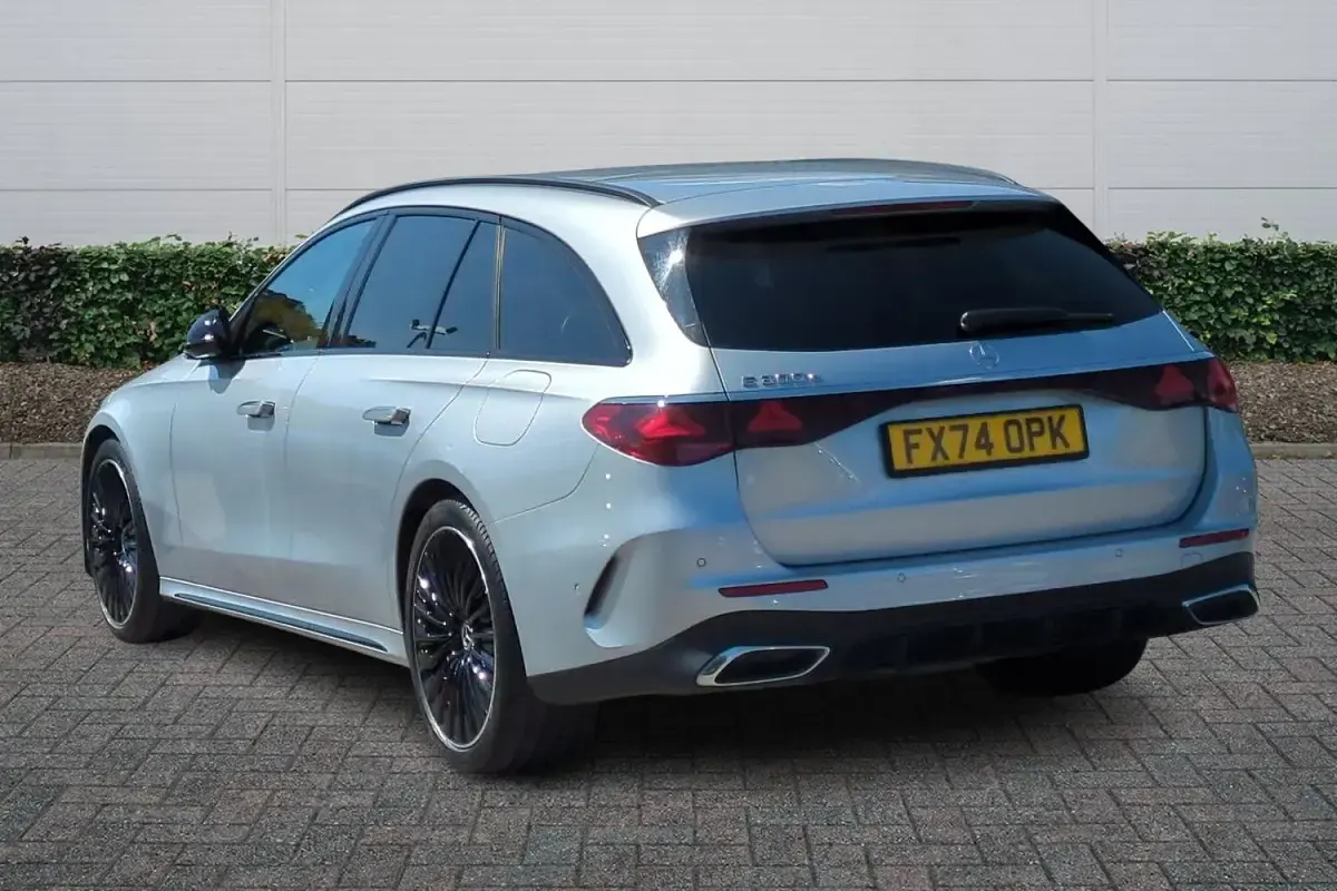 Used Mercedes E300 Urban 313 HP (230 kW) 2025 Silver Estate