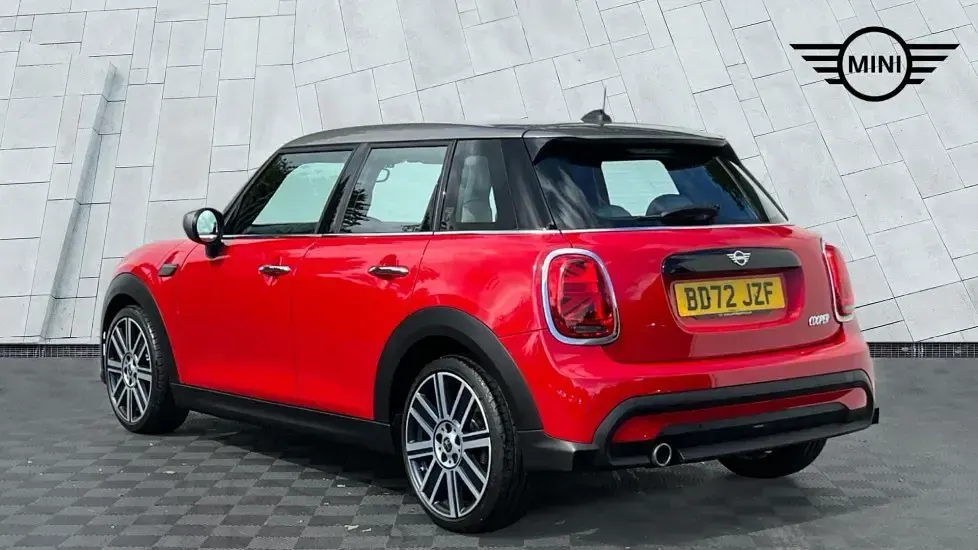 Used Mini Cooper Exclusive 134 HP (98 kW) 2022 Red Hatchback