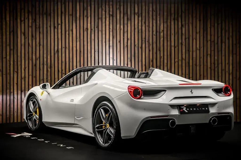 Used Ferrari 488 670 HP (492 kW) 2017 White Cabriolet