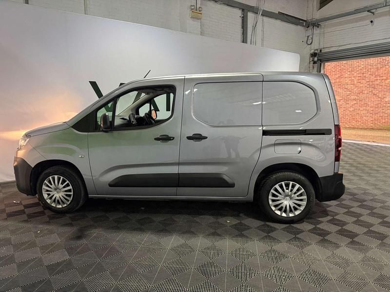 Used Citroën Berlingo 75 HP (55 kW) 2020 Grey MPV