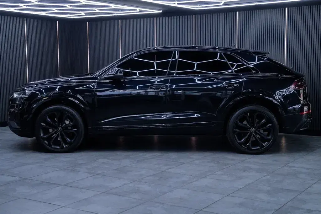 Used Audi Q8 Comfort 286 HP (210 kW) 2020 Black SUV