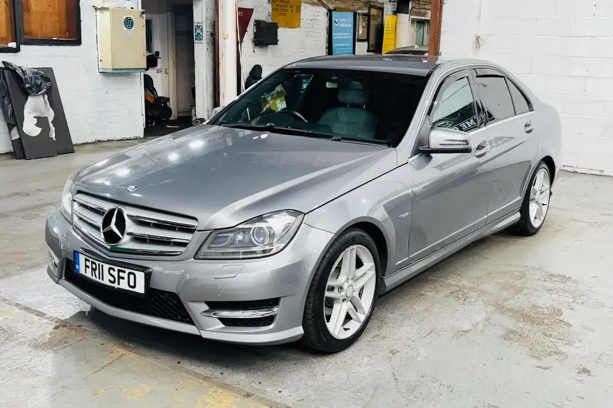 Used Mercedes C200 136 HP (100 kW) 2011 Silver Sedan