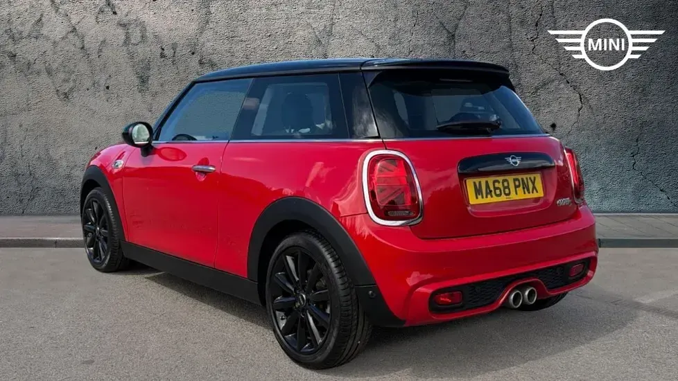 Usado Mini Cooper S Hatch 189 CV (139 kW) 2018 Rojo Utilitario