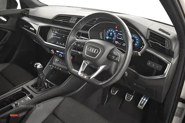 Used Audi Q3 Black Edition 150 HP (110 kW) 2022 White SUV