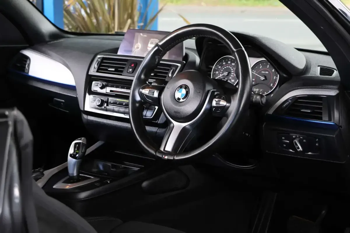 Usado BMW 218 M Sport 2016 Cinzento Cabrios
