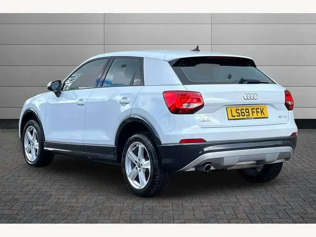 Used Audi Q2 Sport 116 HP (85 kW) 2019 White SUV