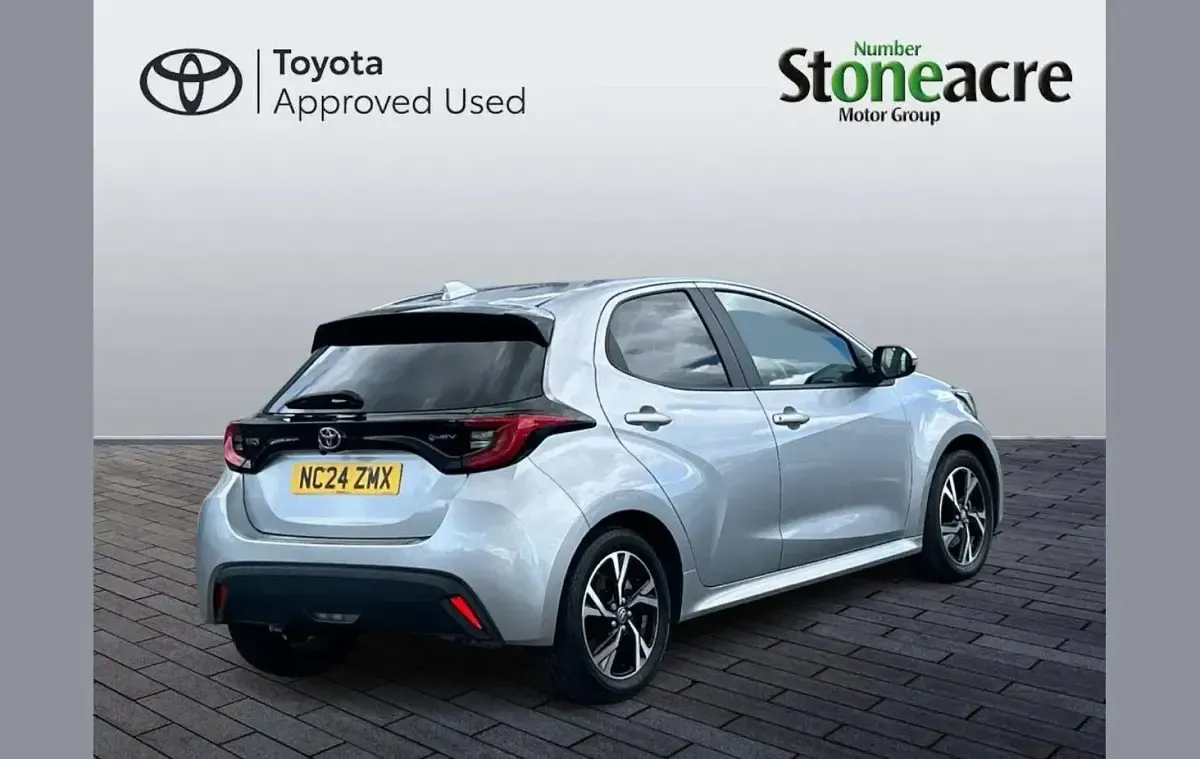 Used Toyota Yaris Design 116 HP (85 kW) 2024 Silver Hatchback