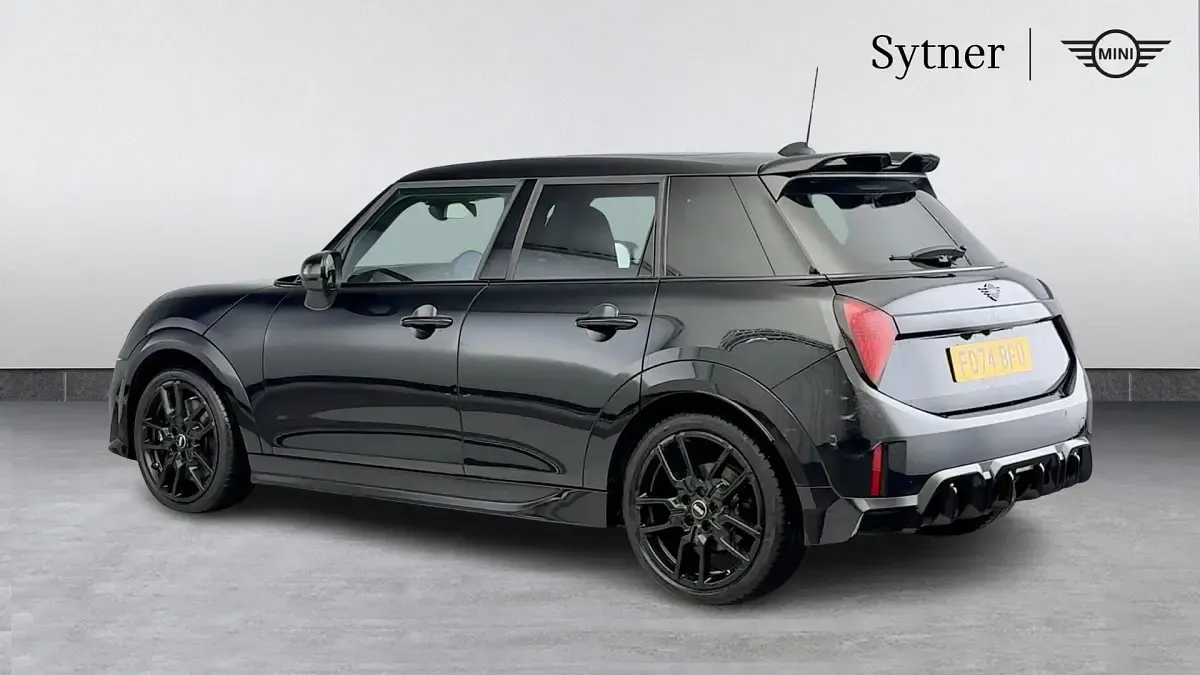 Used Mini Cooper S Hatch 201 HP (147 kW) 2024 Black Hatchback