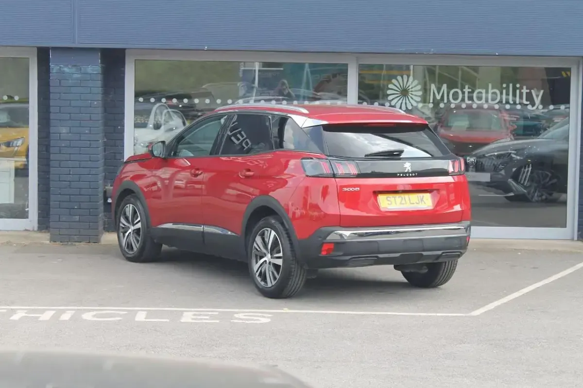 Used Peugeot 3008 Allure Premium 130 HP (95 kW) 2021 Red SUV