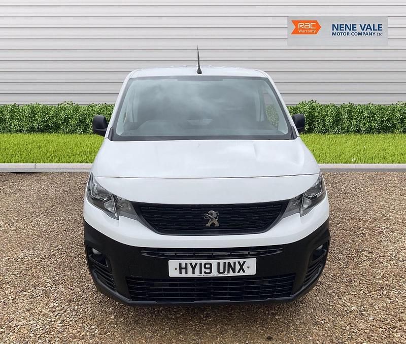 Used Peugeot Partner 2019 White MPV