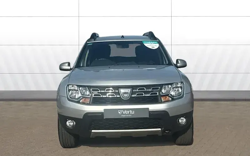 Usado Dacia Duster Lauréate 109 CV (80 kW) 2016 Plateado SUV