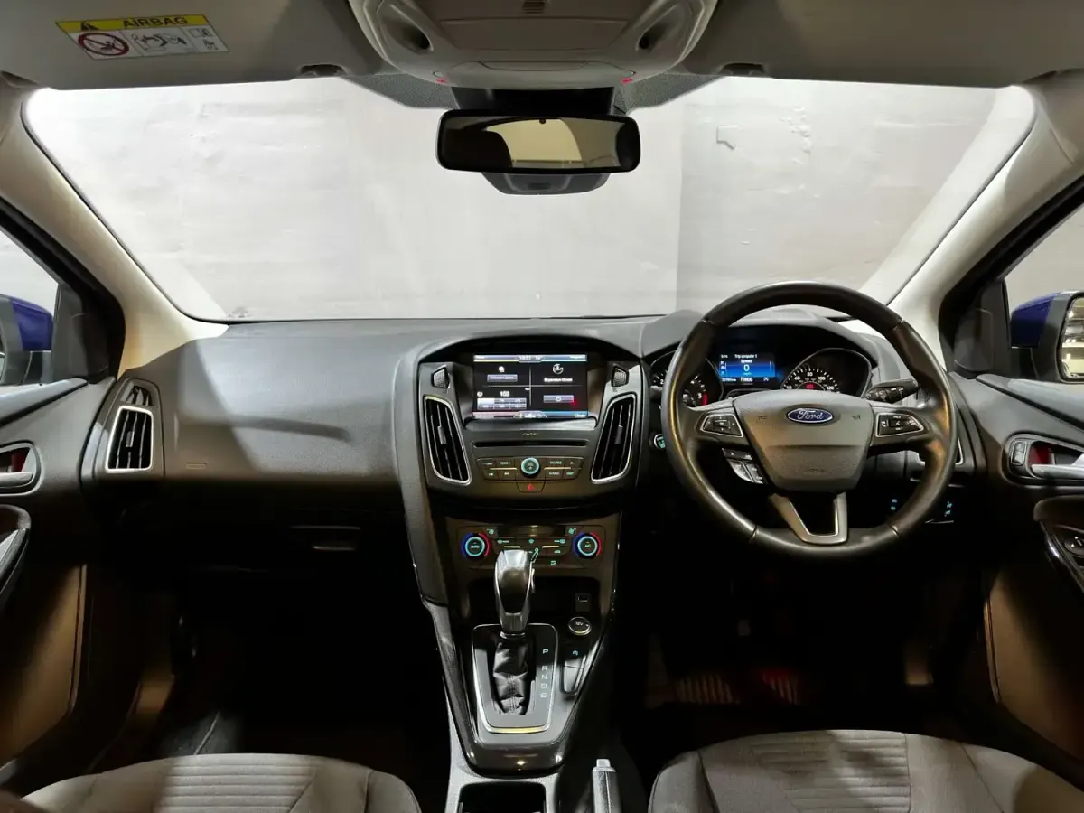 Usado Ford Focus Titanium 120 CV (88 kW) 2016 Azul Utilitario
