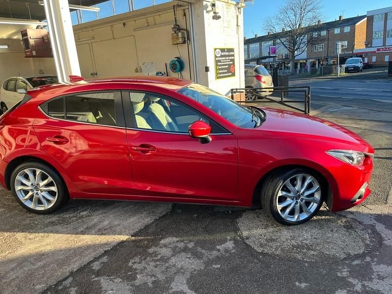 Used Mazda 3 Inclusive 165 HP (121 kW) 2014 Red Hatchback