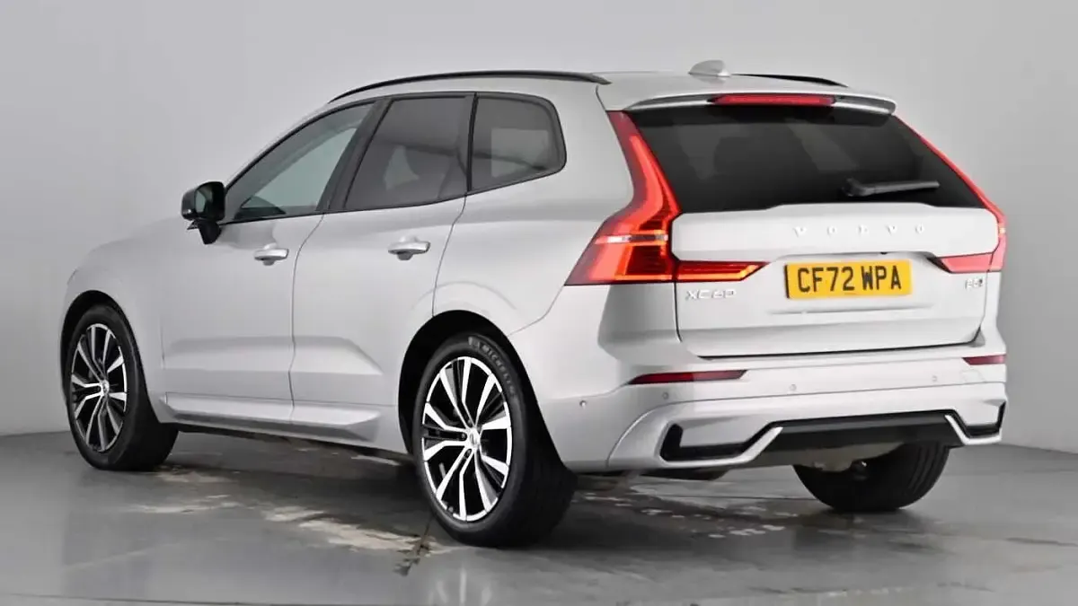 Second-hand Volvo XC60 Ultimate 250 CP (183 kW) 2023 Argintiu SUV