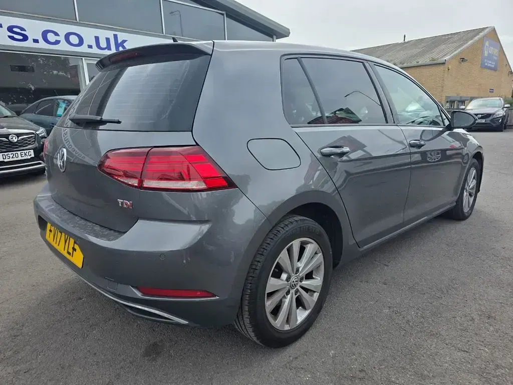 Used VW Golf VII SE 115 HP (84 kW) 2017 Grey Hatchback